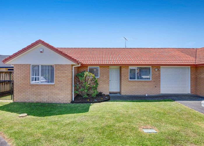  at 8/262 Centreway Road, Orewa, Orewa