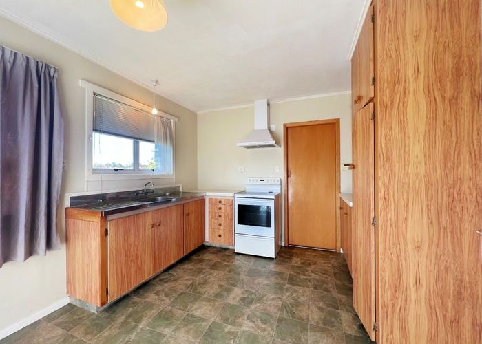  at 2 Garthwood Road, Hillcrest, Hamilton