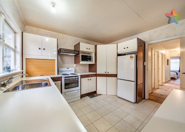  at 385 Stokes Valley Road, Stokes Valley, Lower Hutt