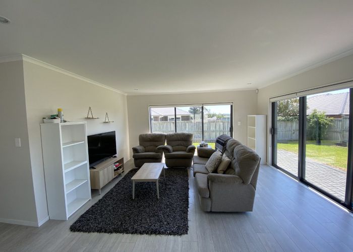  at 4 Pohue Avenue, Huapai, Kumeu