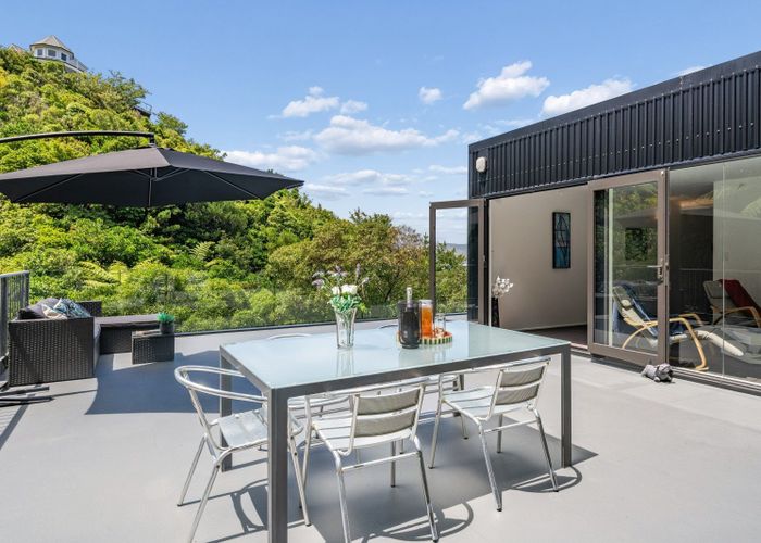  at 18 Korokoro Road, Korokoro, Lower Hutt, Wellington