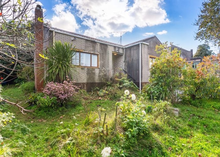  at 7 Hillsborough Road, Hillsborough, Auckland