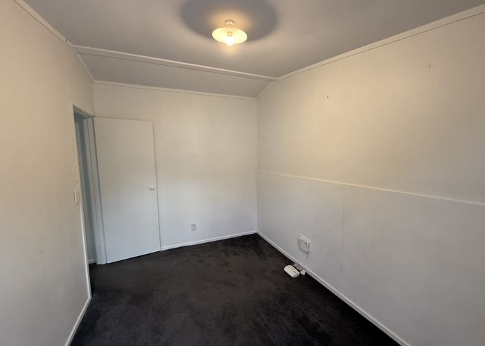  at 3A Donovan Avenue, Massey, Waitakere City, Auckland