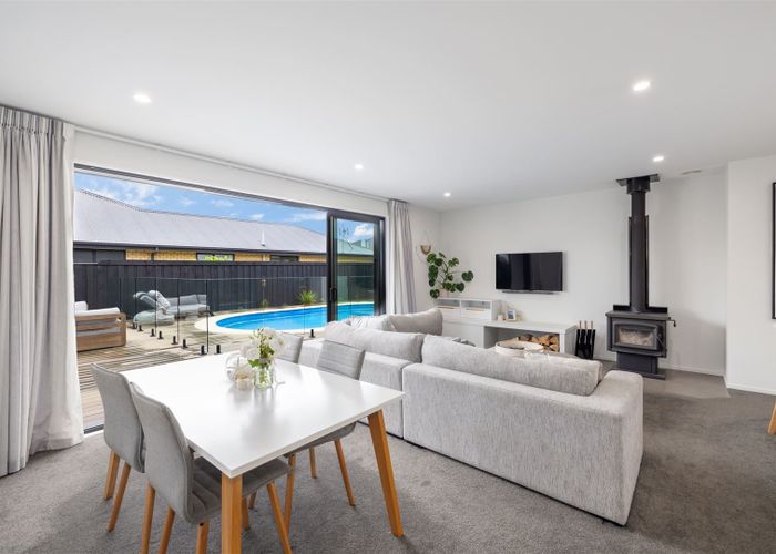  at 7 Picadilly Avenue, Casebrook, Christchurch