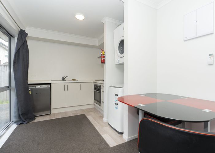  at 4/9 Greensboro Street, Hamilton East, Hamilton