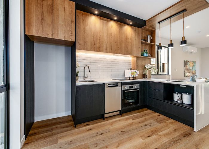  at 4/110 Beach Road, Te Atatu Peninsula, Auckland