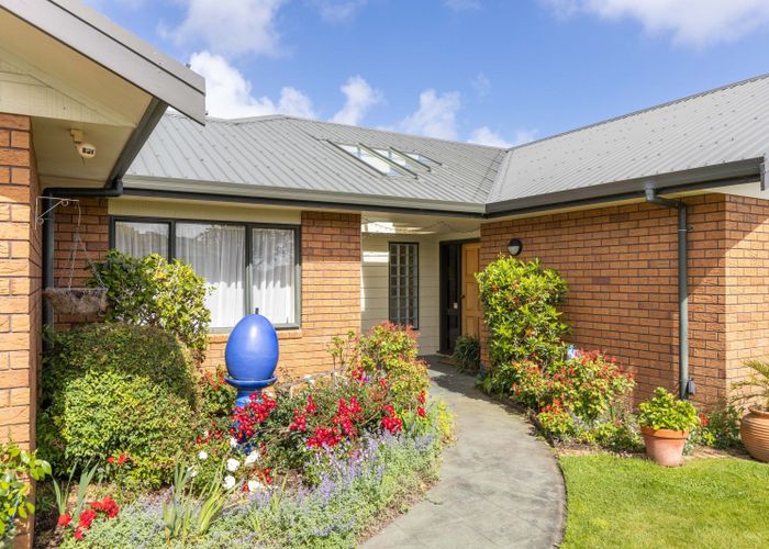  at 16 Kinross Drive, Merrilands, New Plymouth