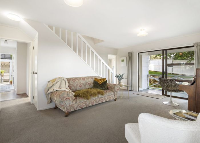  at 1/163 Oaktree Avenue, Browns Bay, North Shore City, Auckland