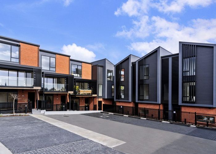  at 11 Western Springs Road, Morningside, Western Springs