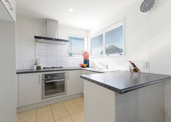  at 2/17 Trimdon Street, Randwick Park, Manukau City, Auckland