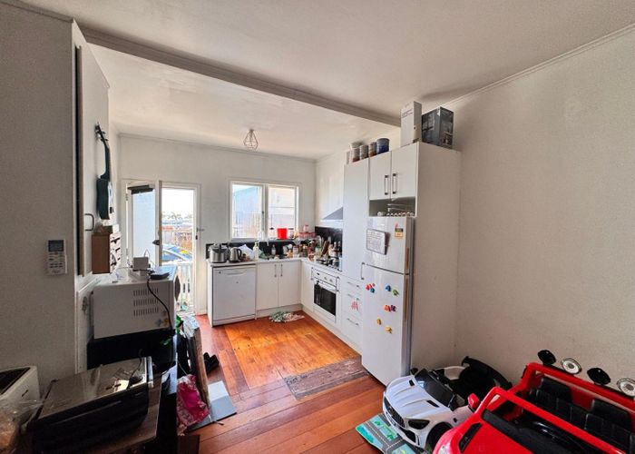  at Unit 2 9/27 Mokoia Road, Birkenhead, North Shore City, Auckland