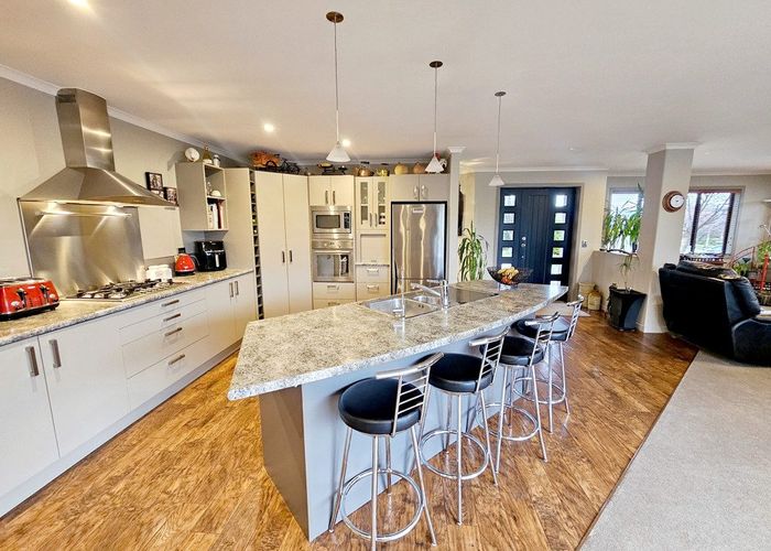  at 44 Ferry Lane, Mount Pisa