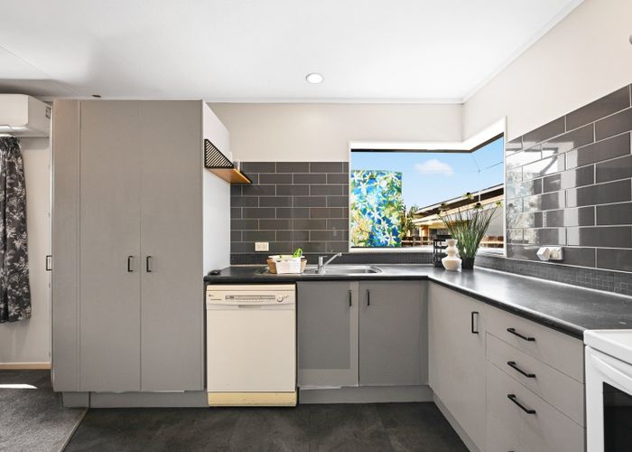  at 8 Brough Place, St Andrews, Hamilton