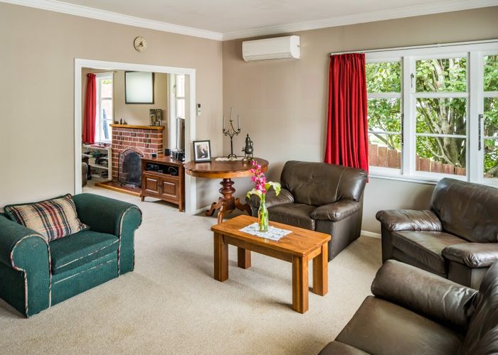  at 13 Lyndhurst Road, Tawa, Wellington