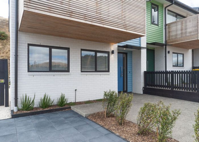  at 33 Oakum Road, Whitby, Porirua, Wellington