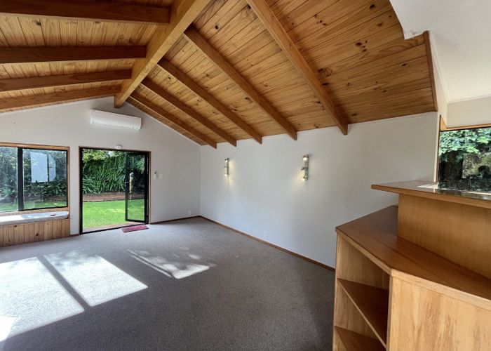  at 6 Bushview Place, Upper Vogeltown, New Plymouth