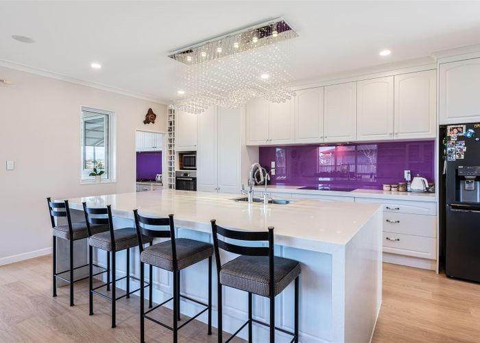  at 8 Irongate Avenue, Ranui, Auckland