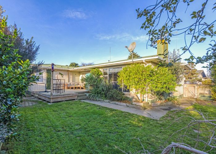  at 15 Acacia Street, Kelvin Grove, Palmerston North, Manawatu / Whanganui