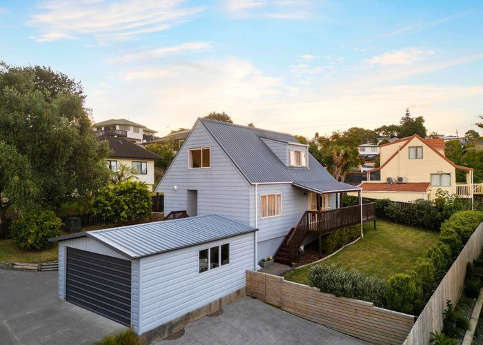  at 16 Carillon Place, Massey, Auckland