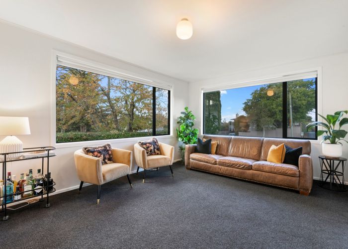 at 1/51 Knightsbridge Drive, Forrest Hill, Auckland