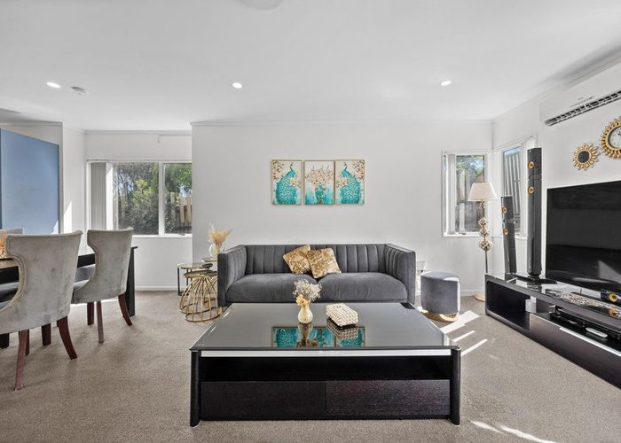  at 18 Kona Crescent, Henderson, Waitakere City, Auckland