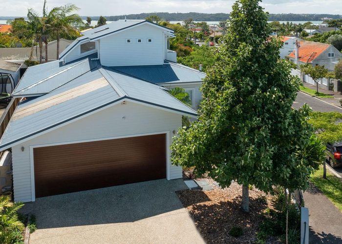  at 11 Sunny Brae Crescent, Westmere, Auckland