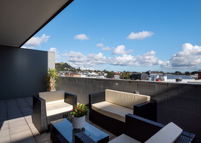  at 4/39 Mount Eden Road, Eden Terrace, Auckland