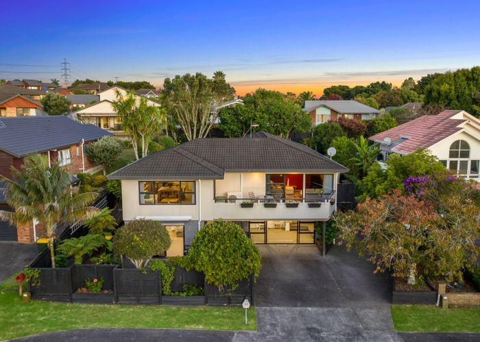  at 33 Peretao Rise, The Gardens, Auckland