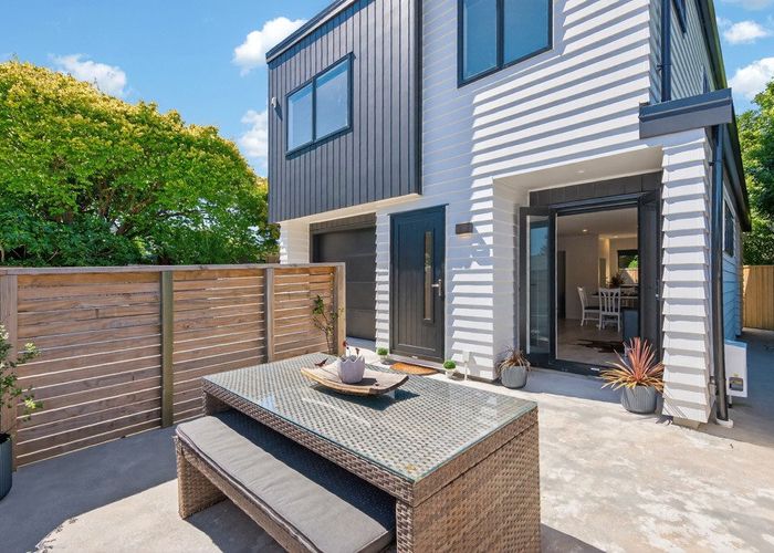  at 15B Rowe Parade, Wainuiomata, Lower Hutt, Wellington