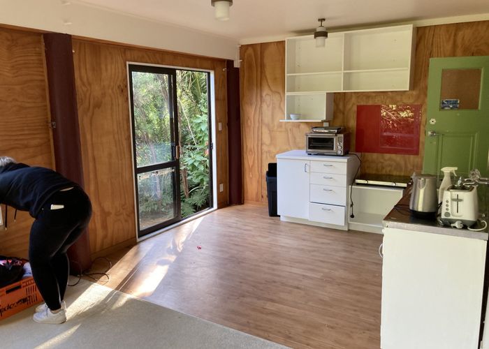  at 89 Glenesk Road, Piha