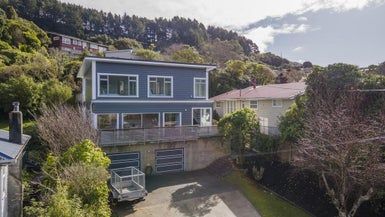  at 319 Main Road, Tawa, Wellington
