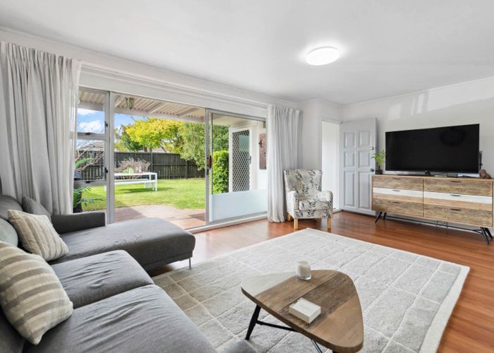  at 2/67 Edgewater Drive, Pakuranga, Manukau City, Auckland
