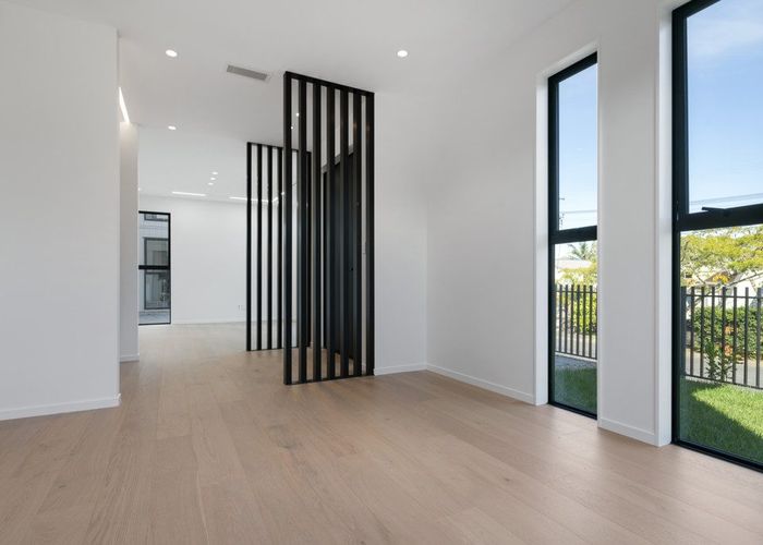  at 3/1 Montana Avenue, Murrays Bay, North Shore City, Auckland