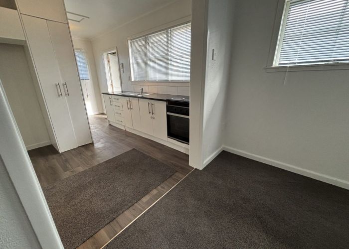  at 6 Tennessee Avenue, Mangere East, Manukau City, Auckland