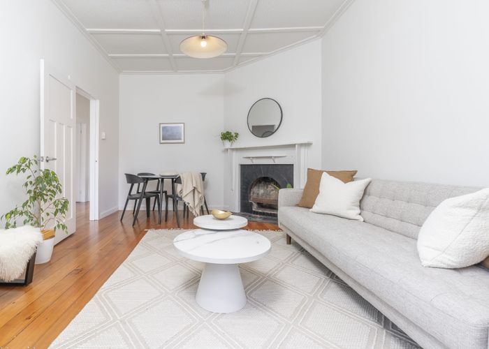  at 3 Queen Mary Avenue, New Lynn, Auckland