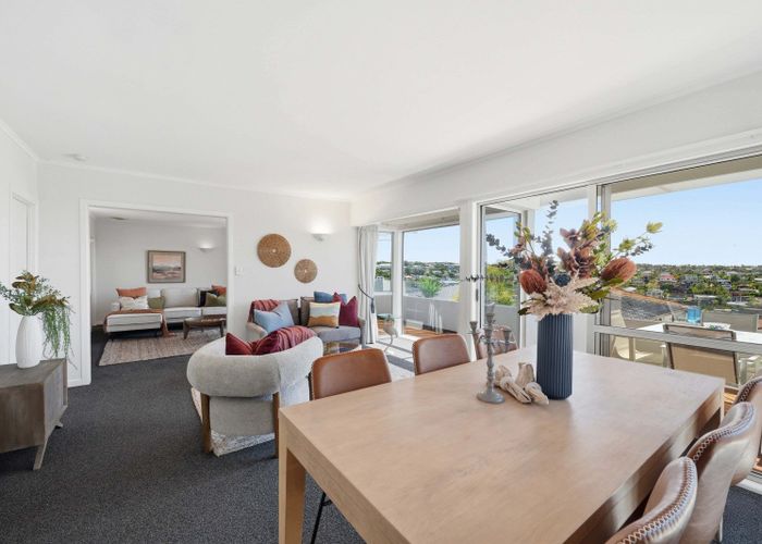  at 1/22 Rothesay Bay Road, Rothesay Bay, North Shore City, Auckland