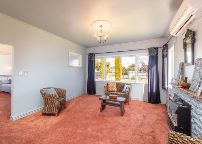  at 9 Mangaroa Hill Road, Maoribank, Upper Hutt, Wellington