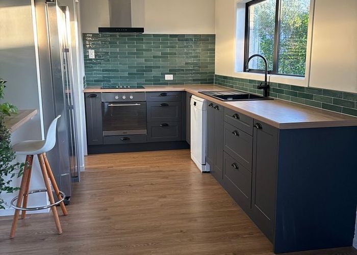  at 33 Deep Creek Road, Torbay, North Shore City, Auckland