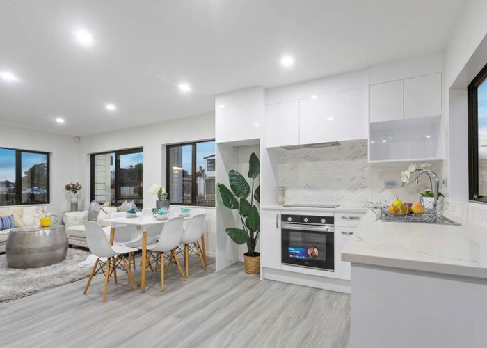  at 5/2 Cornwall Road, Mangere, Manukau City, Auckland