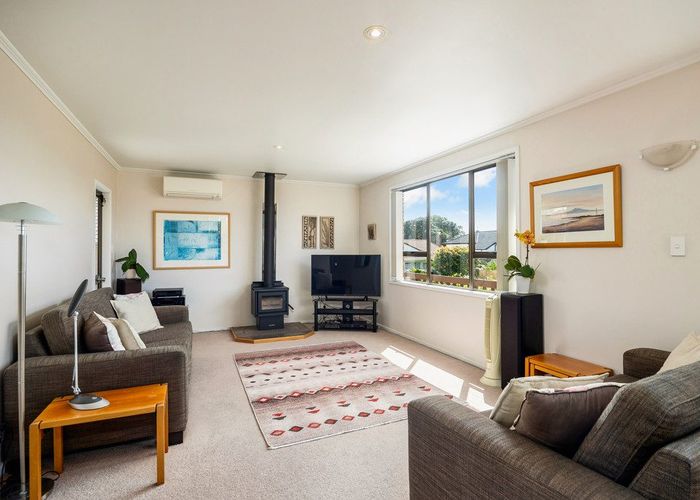 at 10 Francis Ryan Close, Mount Albert, Auckland