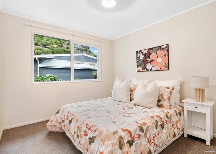  at 22 Pendlebury Street, Green Bay, Auckland