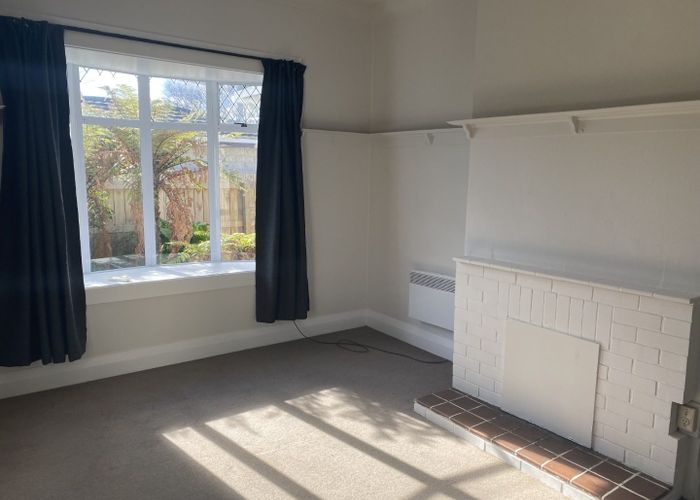  at 20 Royal  Crescent, Saint Kilda, Dunedin, Otago