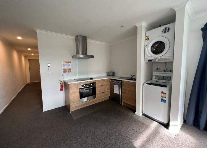  at 33 Sandleigh Road (Room B), Hamilton Lake, Hamilton, Waikato