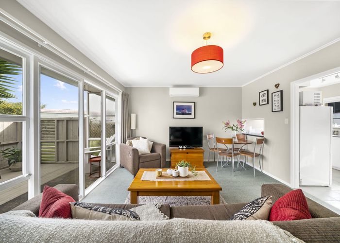  at 2/25 Celtic Crescent, Ellerslie, Auckland