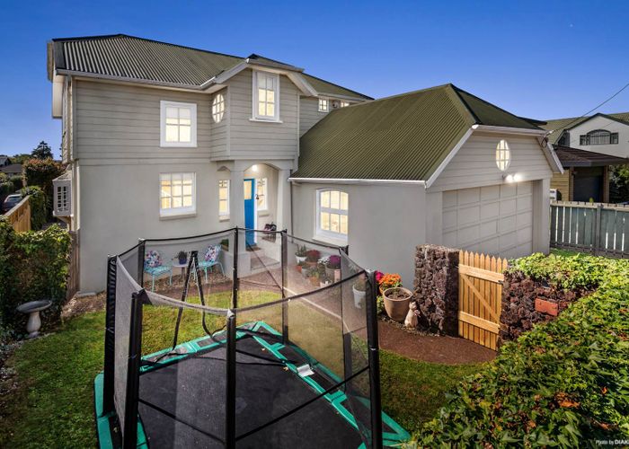  at 10B Stratford Avenue, Milford, Auckland