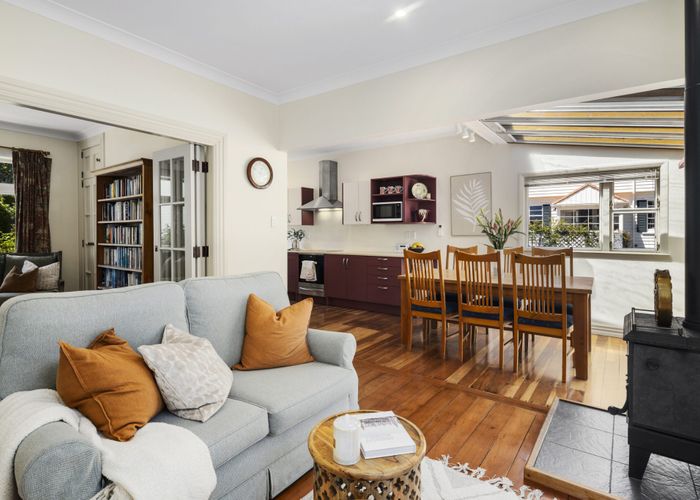  at 10 Donald Crescent, Karori, Wellington
