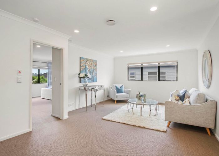  at 9 Wye Oak Drive, Schnapper Rock, Auckland