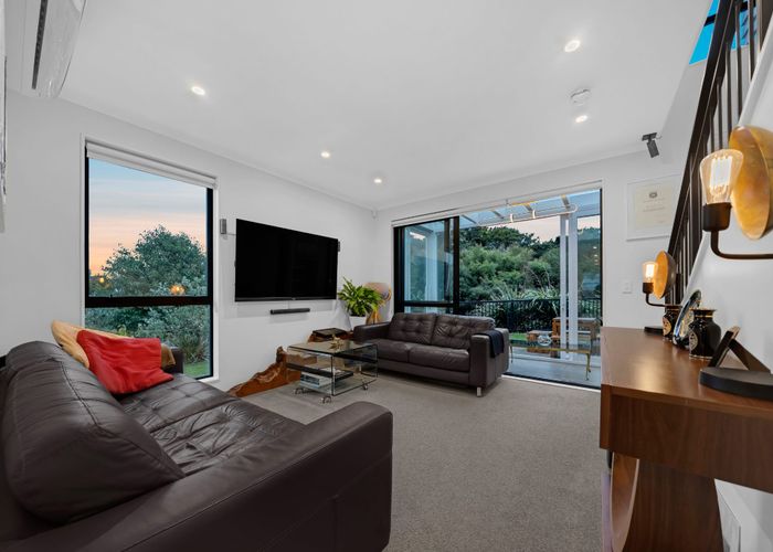  at 4 Matairangi Avenue, Totara Heights, Manukau City, Auckland