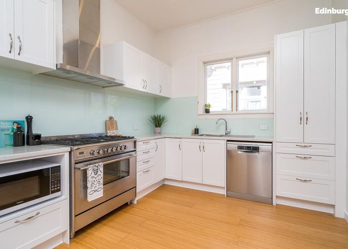  at 14 Pretoria Avenue, Saint Clair, Dunedin