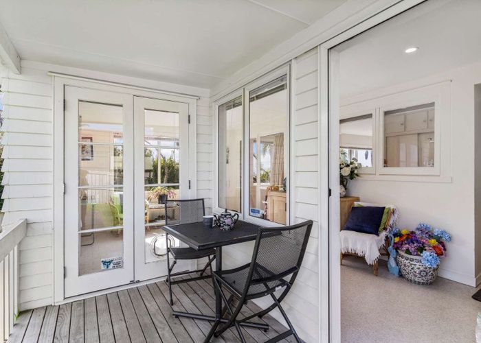  at 1/349 Glenfield Road, Glenfield, Auckland